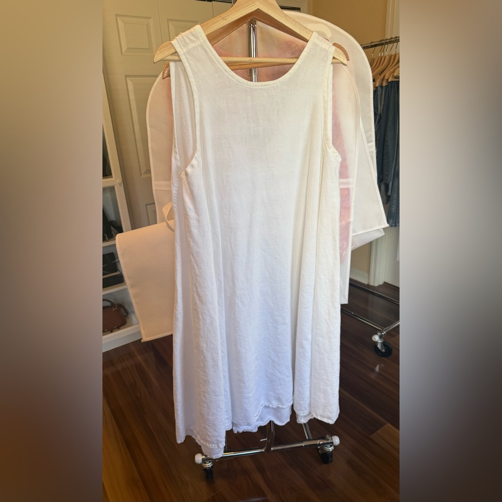 Elizabeth Suzann Harlow Dress in White Linen